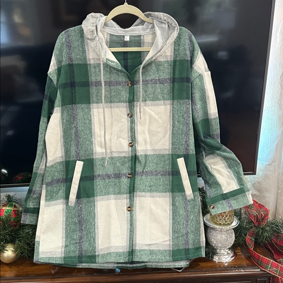 Buffalo Plaid Hooded Shacket Button Down - Picture 13 of 14